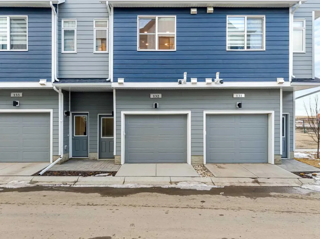 285 Chelsea Court Chestermere AB T1X 2W7