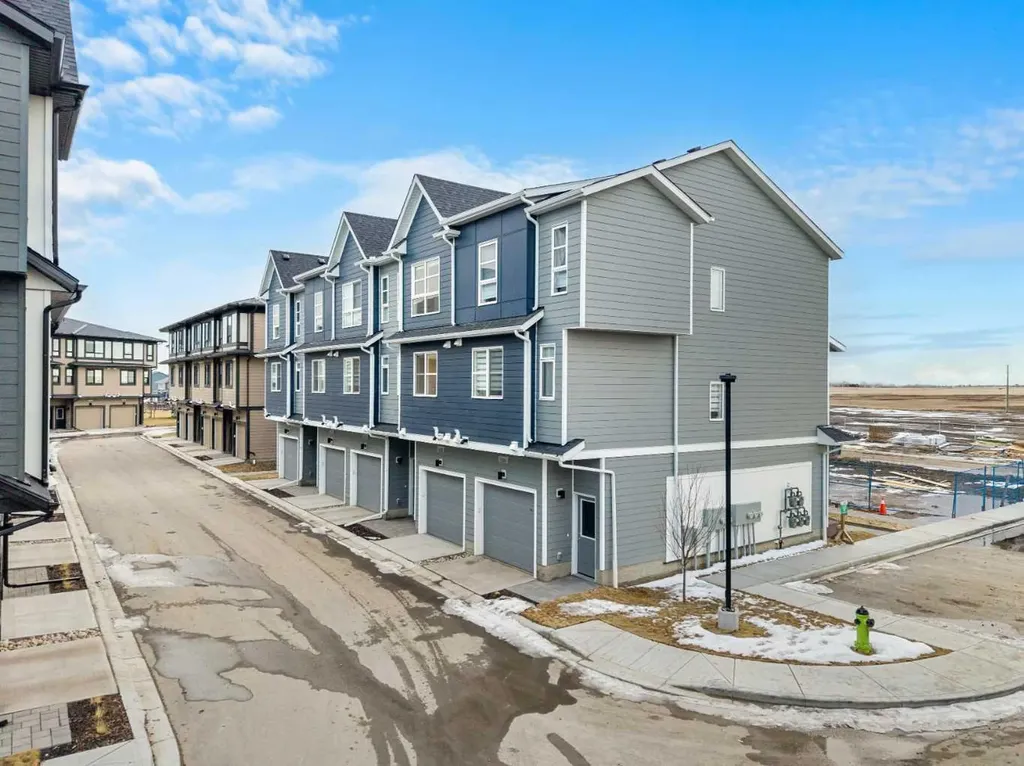 285 Chelsea Court Chestermere AB T1X 2W7