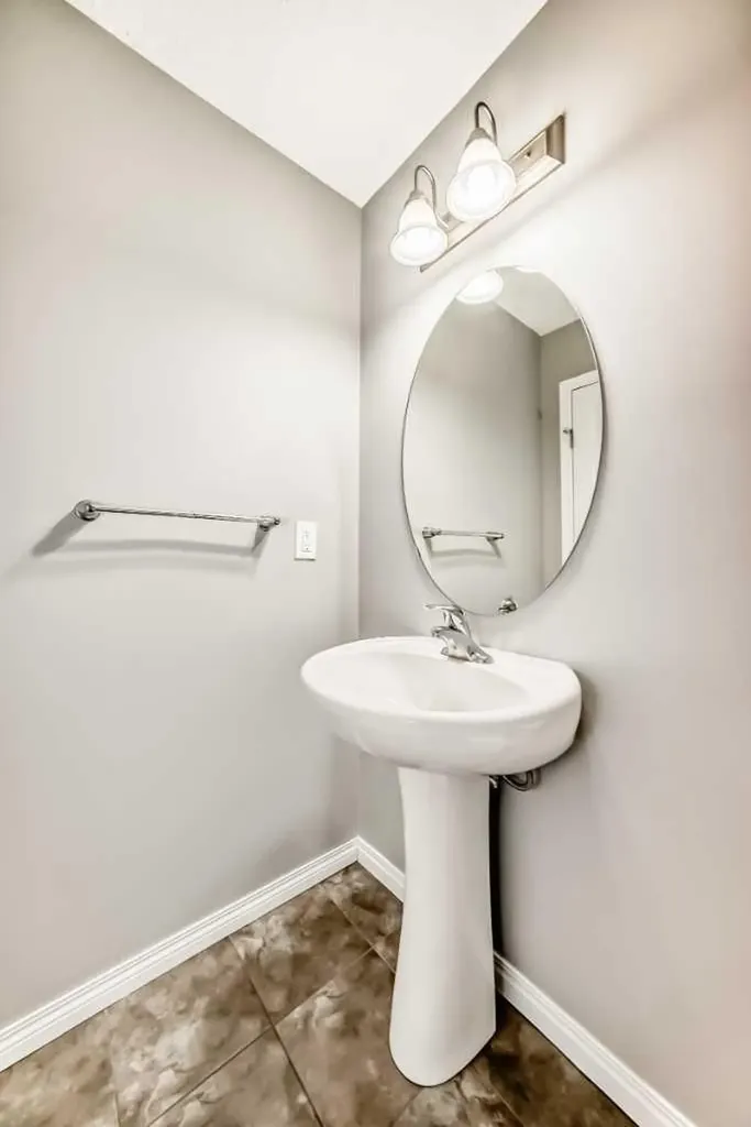 147 Windford Crescent SW Airdrie AB T4B4G4