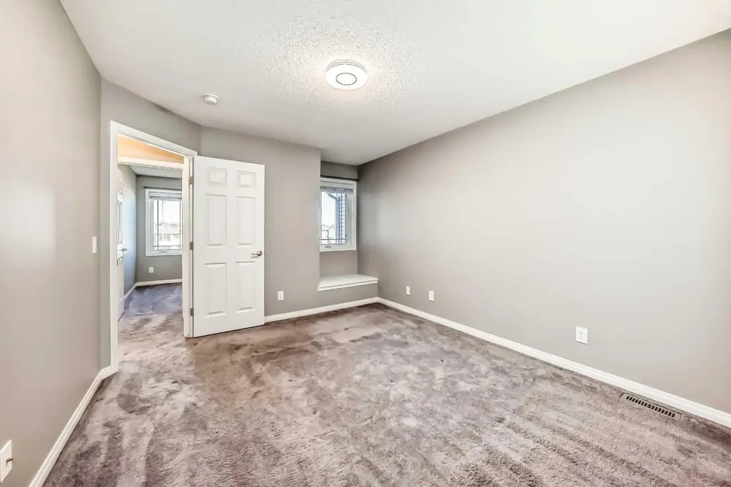 147 Windford Crescent SW Airdrie AB T4B4G4