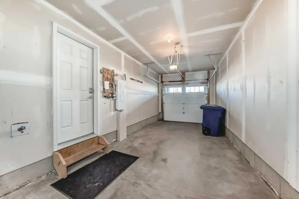 147 Windford Crescent SW Airdrie AB T4B4G4