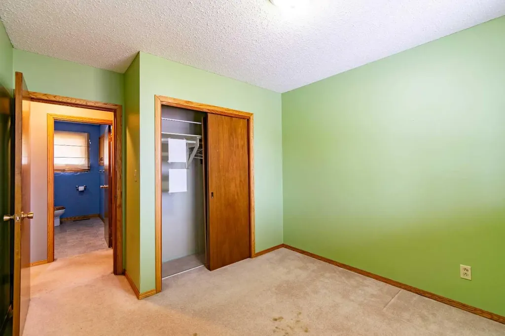 5005 53 Street Castor AB T0C 0X0