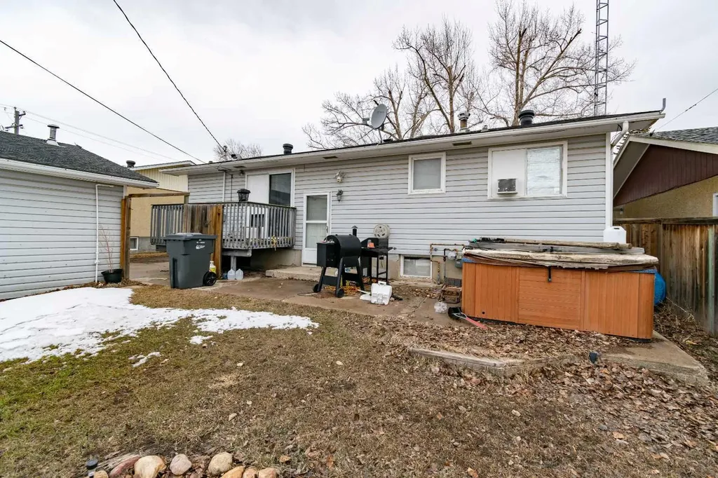 5005 53 Street Castor AB T0C 0X0