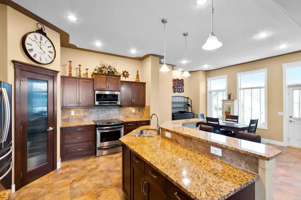 117 Kingsland Court SE Airdrie AB T4A 0E5
