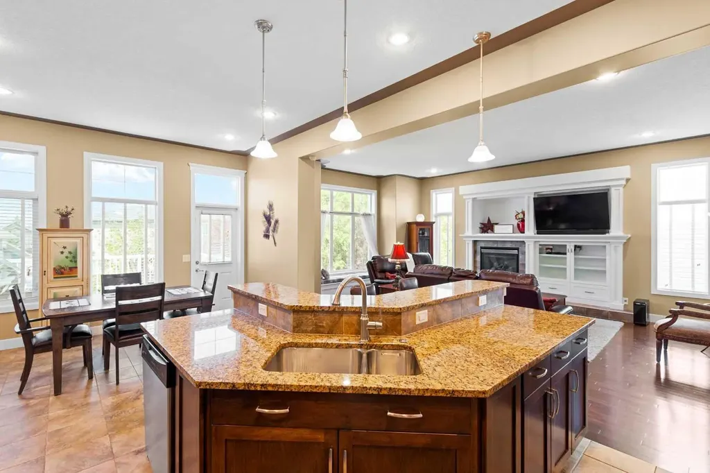 117 Kingsland Court SE Airdrie AB T4A 0E5