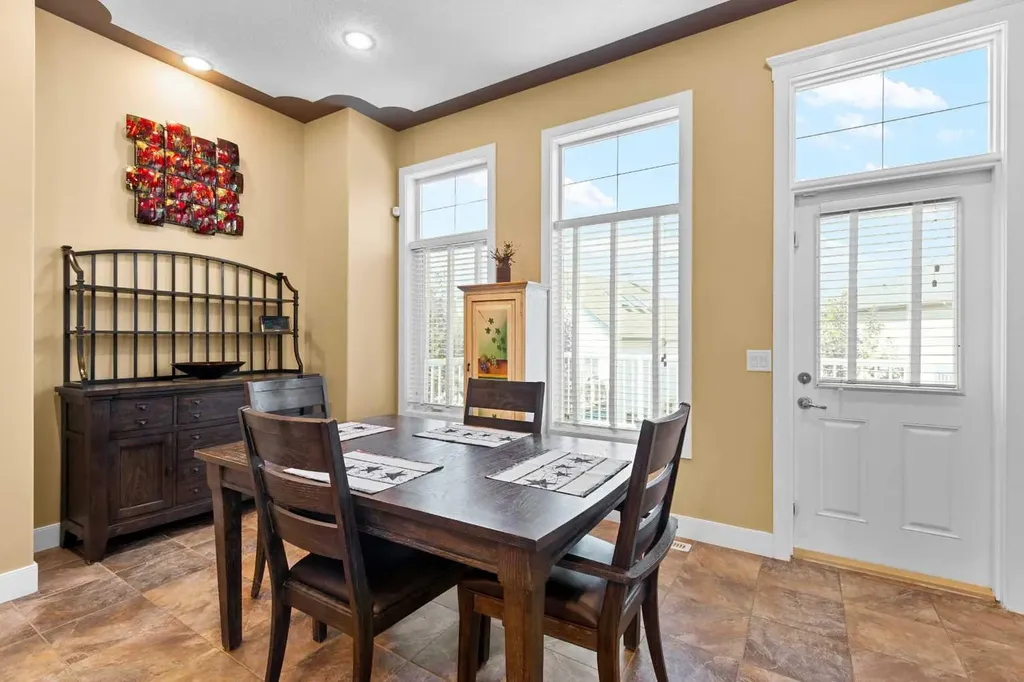 117 Kingsland Court SE Airdrie AB T4A 0E5