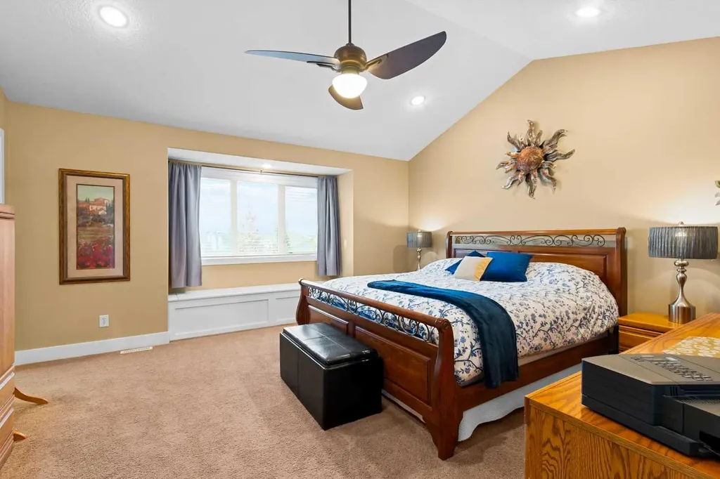 117 Kingsland Court SE Airdrie AB T4A 0E5