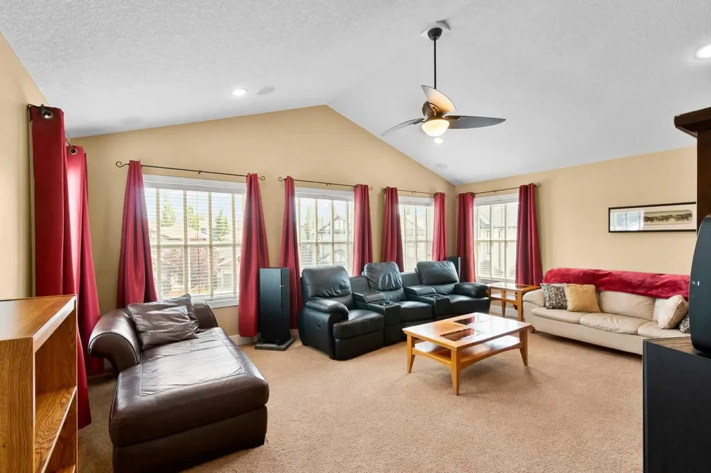 117 Kingsland Court SE Airdrie AB T4A 0E5