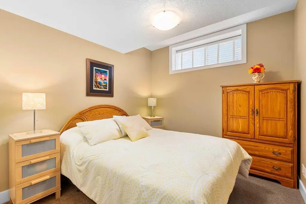117 Kingsland Court SE Airdrie AB T4A 0E5