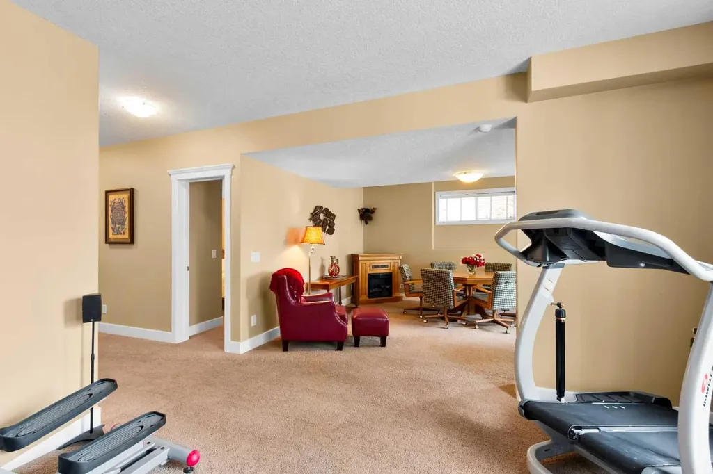 117 Kingsland Court SE Airdrie AB T4A 0E5