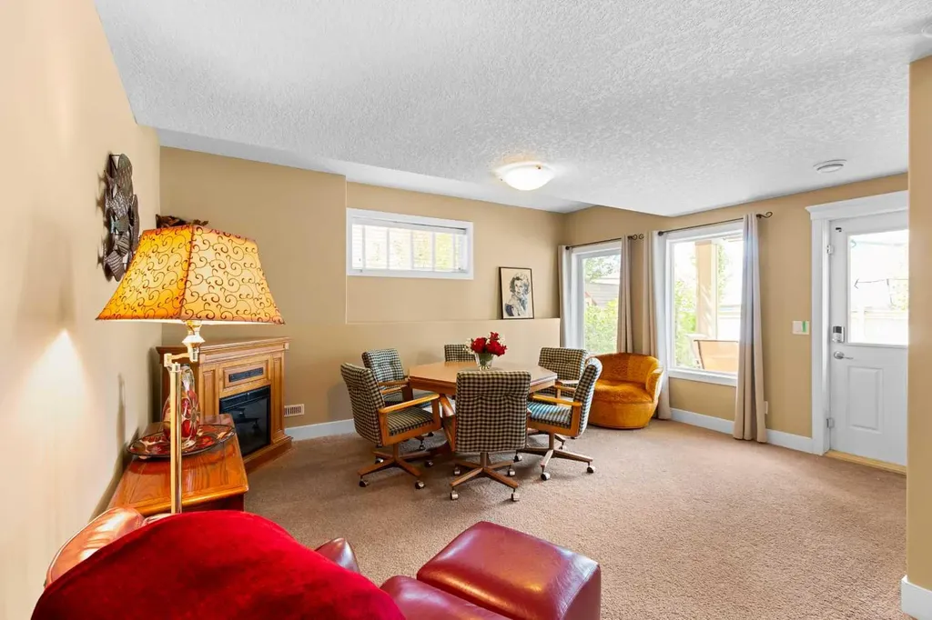 117 Kingsland Court SE Airdrie AB T4A 0E5