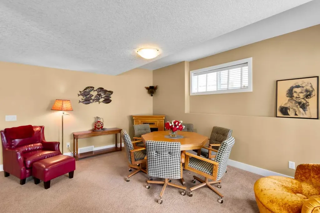 117 Kingsland Court SE Airdrie AB T4A 0E5