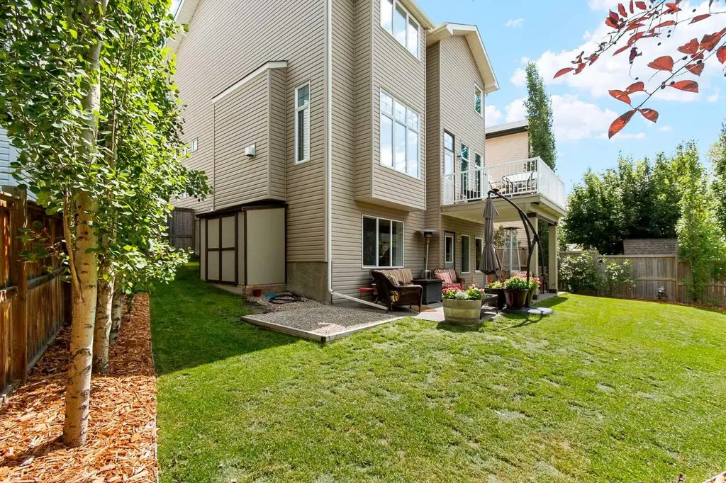 117 Kingsland Court SE Airdrie AB T4A 0E5