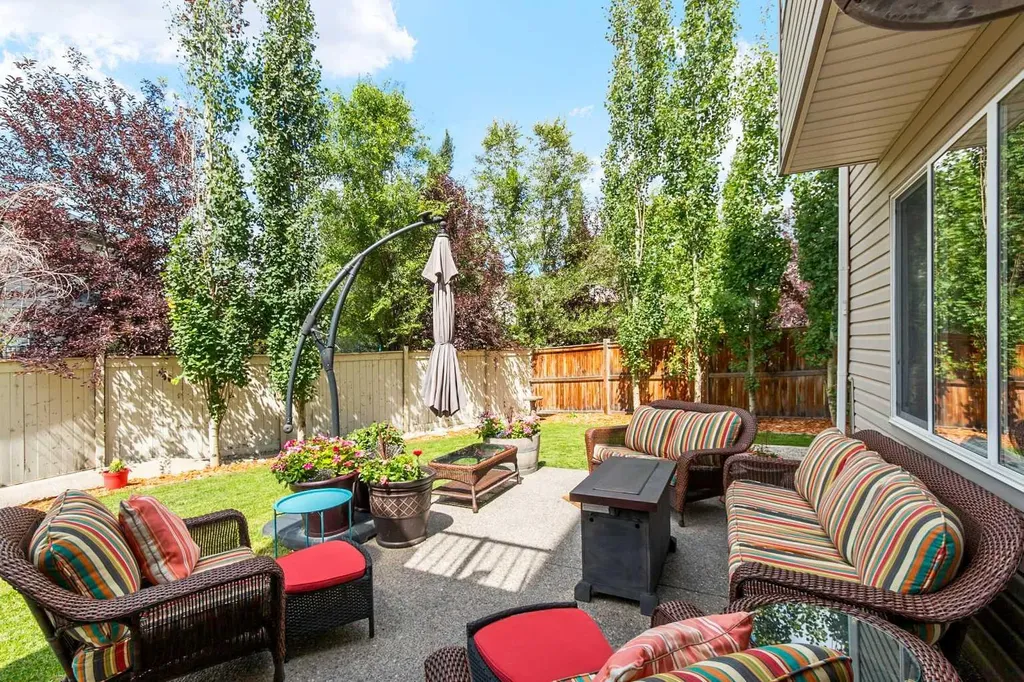 117 Kingsland Court SE Airdrie AB T4A 0E5