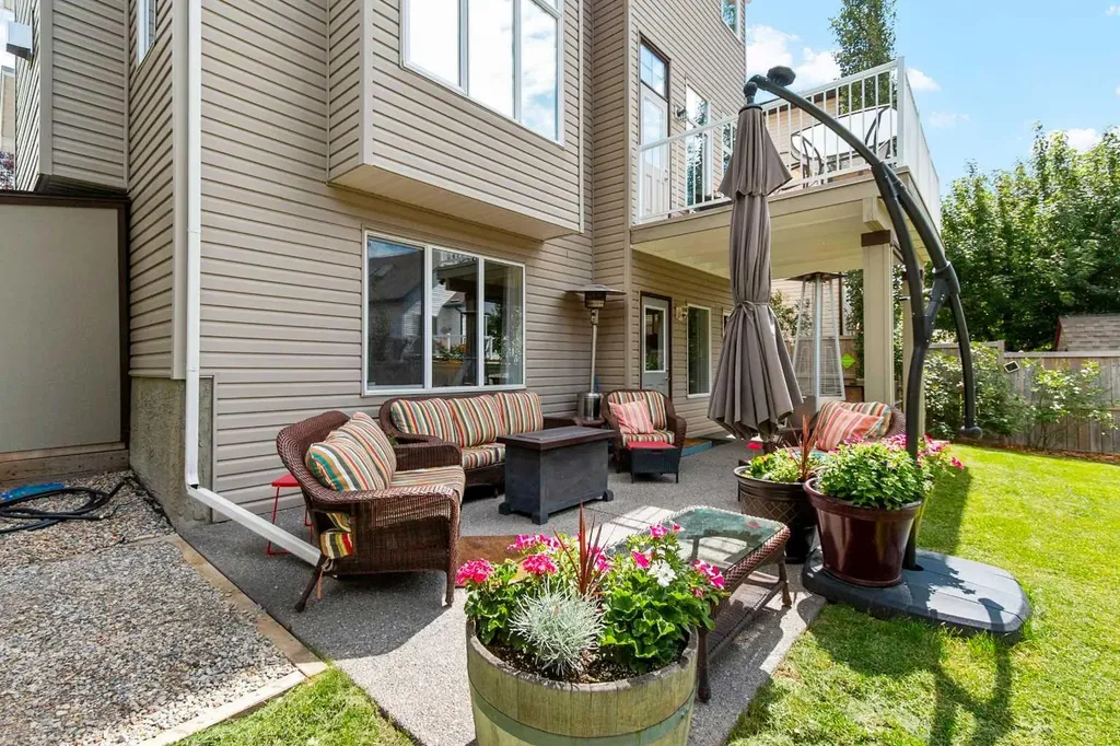 117 Kingsland Court SE Airdrie AB T4A 0E5