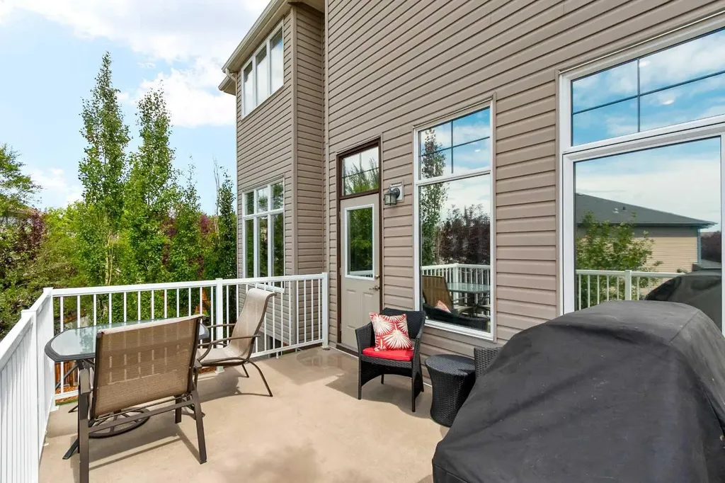 117 Kingsland Court SE Airdrie AB T4A 0E5