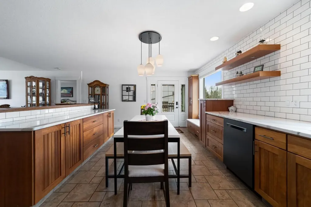 5331 55 Avenue Bashaw AB T0B 0H0