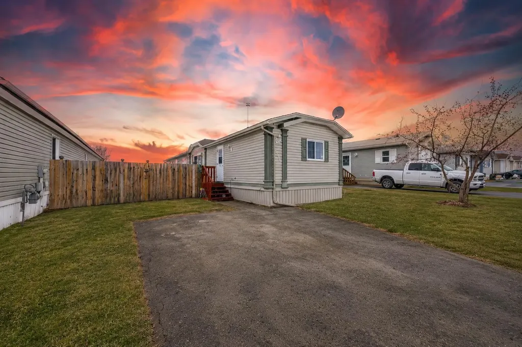 8714 88c Street Grande Prairie AB T8X0C5