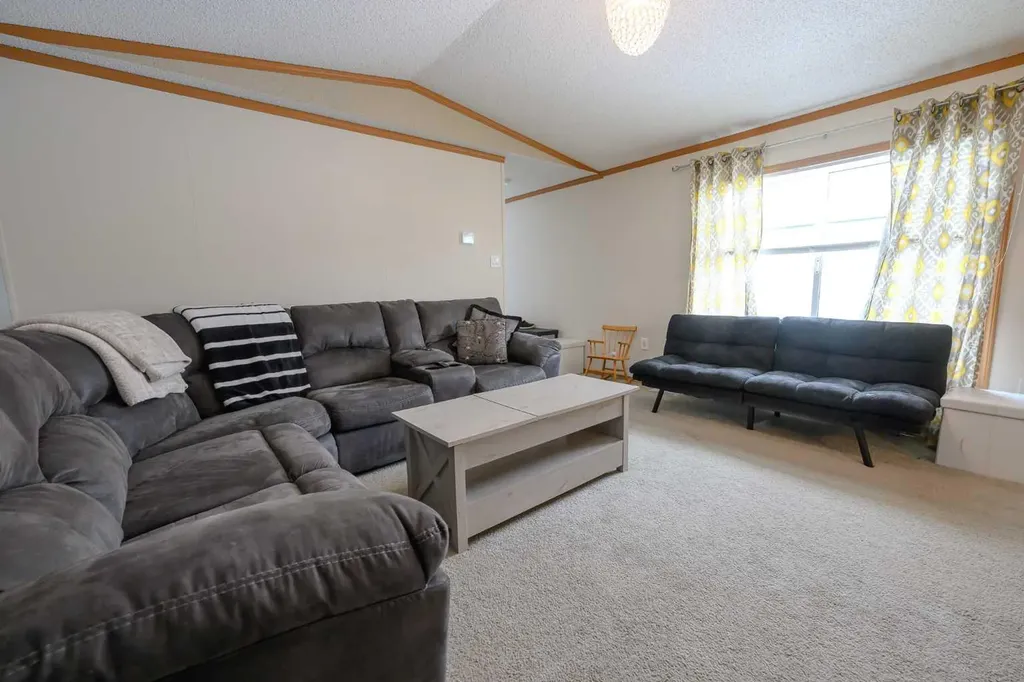 8714 88c Street Grande Prairie AB T8X0C5