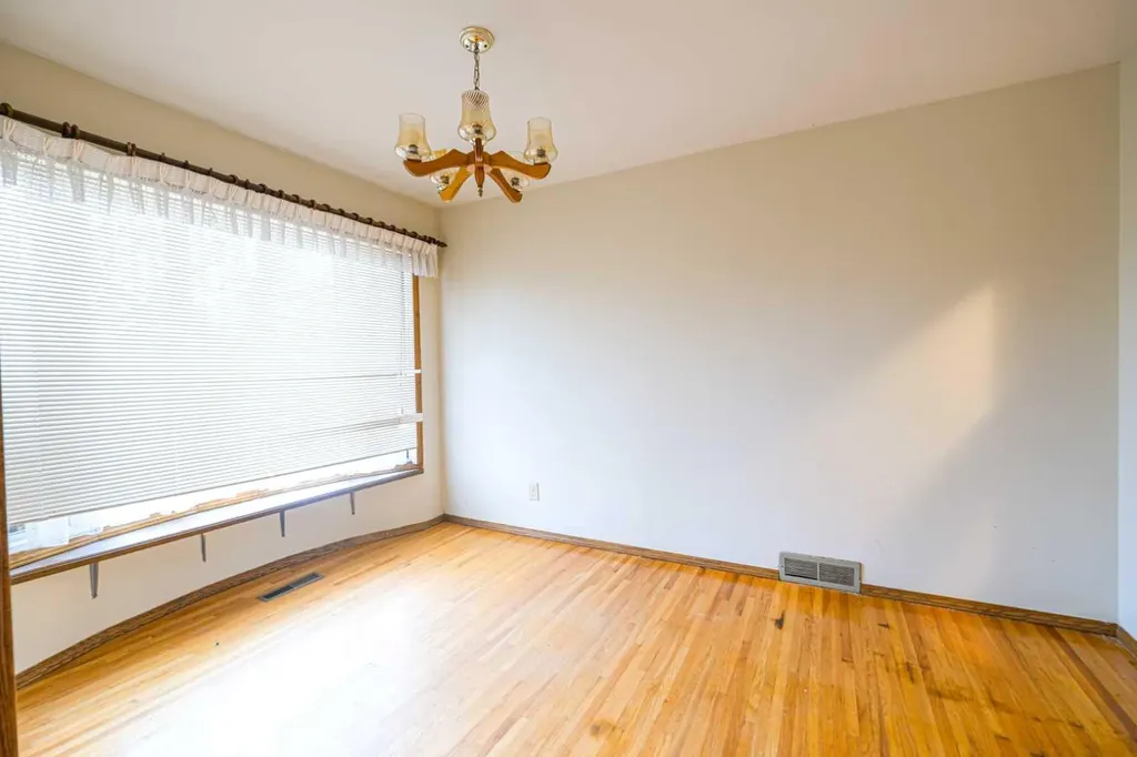 59 Rosewood Road NW Calgary AB T2K 1N3