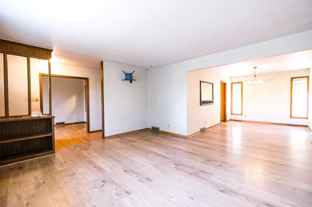 59 Rosewood Road NW Calgary AB T2K 1N3