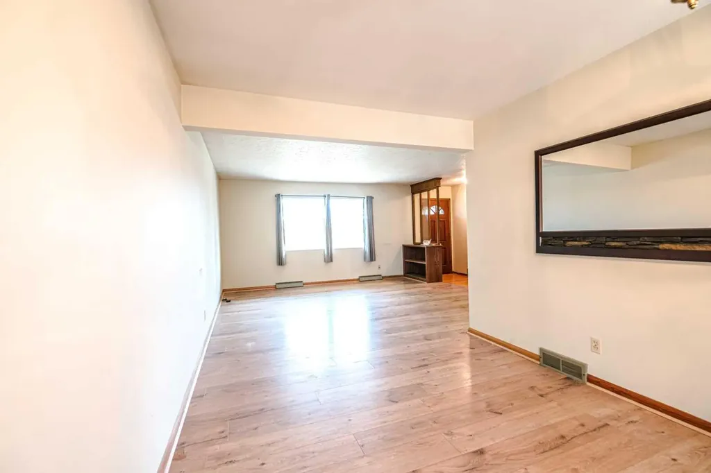 59 Rosewood Road NW Calgary AB T2K 1N3