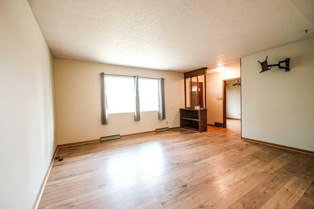 59 Rosewood Road NW Calgary AB T2K 1N3
