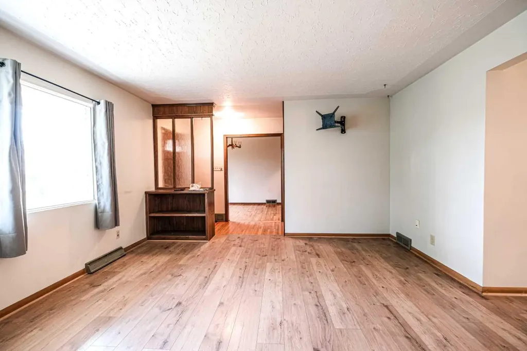 59 Rosewood Road NW Calgary AB T2K 1N3