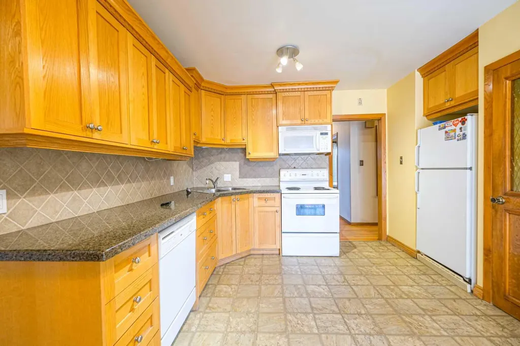 59 Rosewood Road NW Calgary AB T2K 1N3