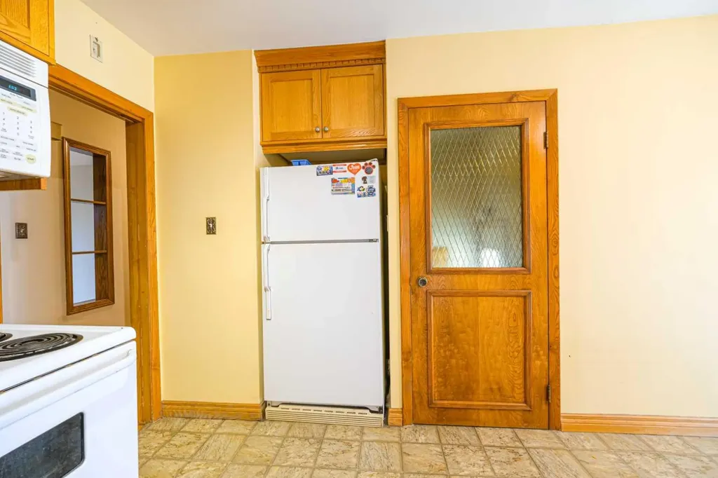59 Rosewood Road NW Calgary AB T2K 1N3