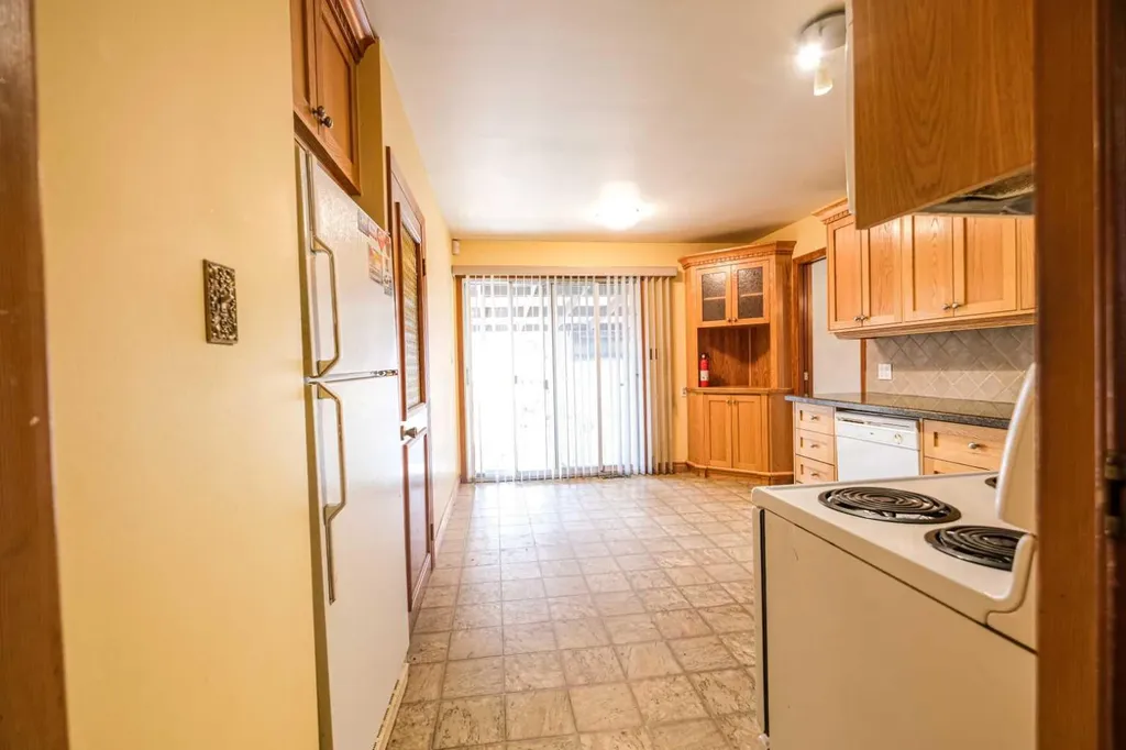59 Rosewood Road NW Calgary AB T2K 1N3