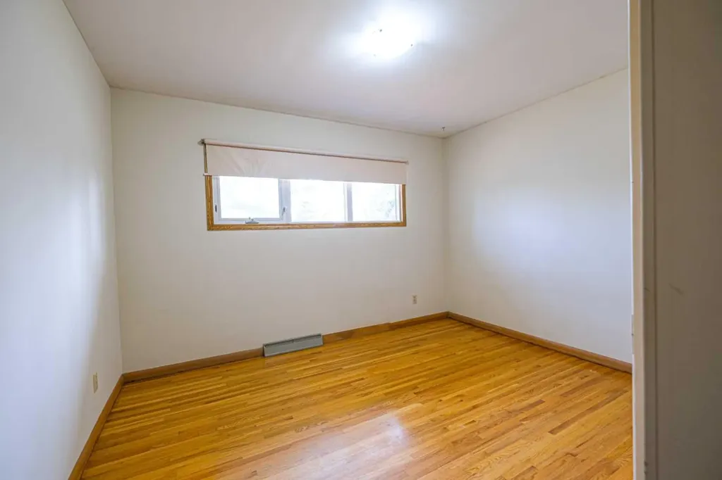 59 Rosewood Road NW Calgary AB T2K 1N3