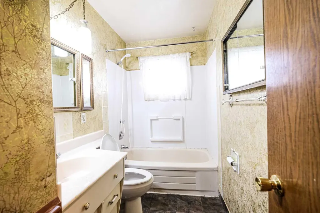 59 Rosewood Road NW Calgary AB T2K 1N3