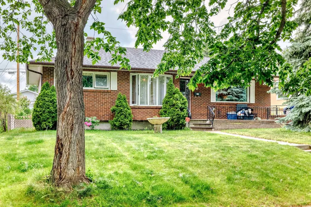 59 Rosewood Road NW Calgary AB T2K 1N3