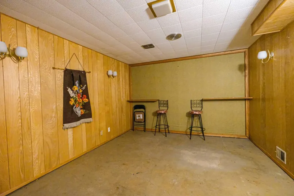59 Rosewood Road NW Calgary AB T2K 1N3
