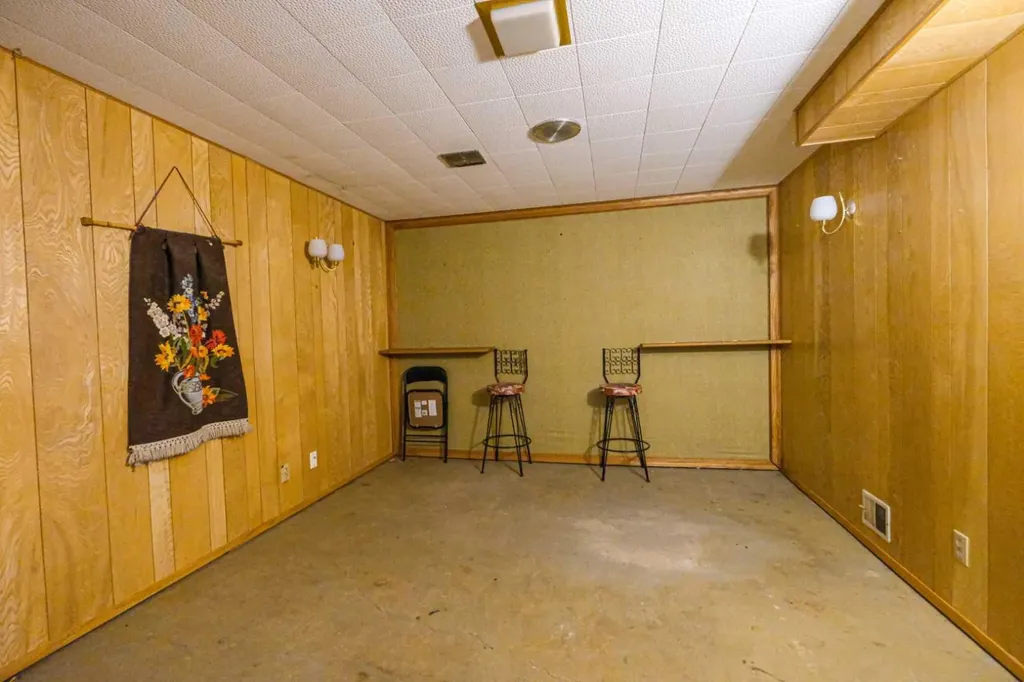 59 Rosewood Road NW Calgary AB T2K 1N3