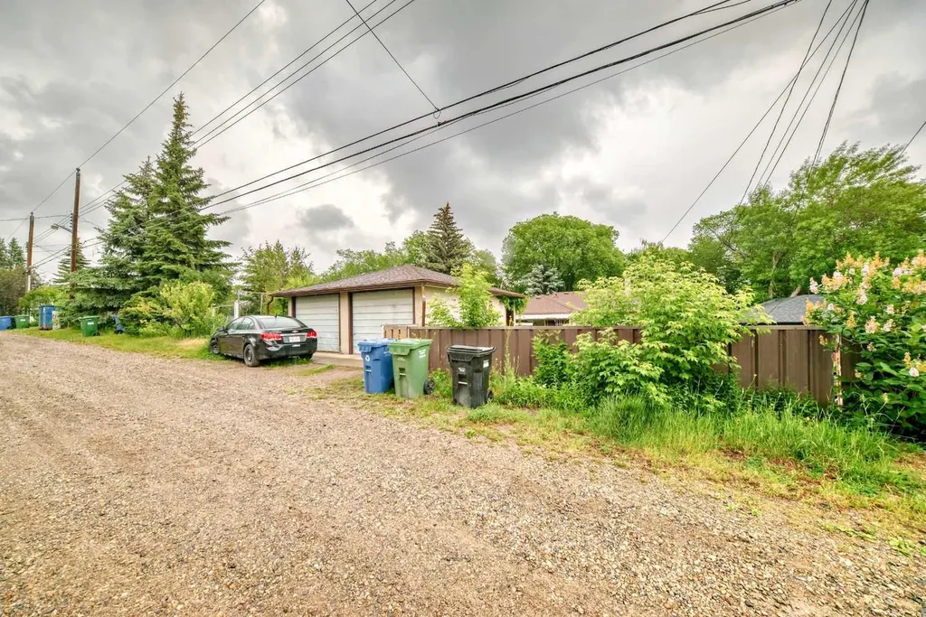 59 Rosewood Road NW Calgary AB T2K 1N3