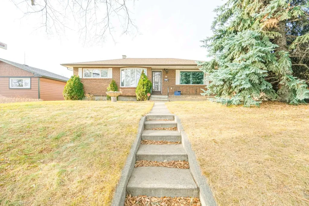59 Rosewood Road NW Calgary AB T2K 1N3