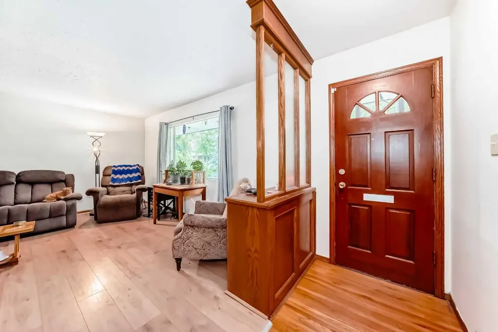 59 Rosewood Road NW Calgary AB T2K 1N3