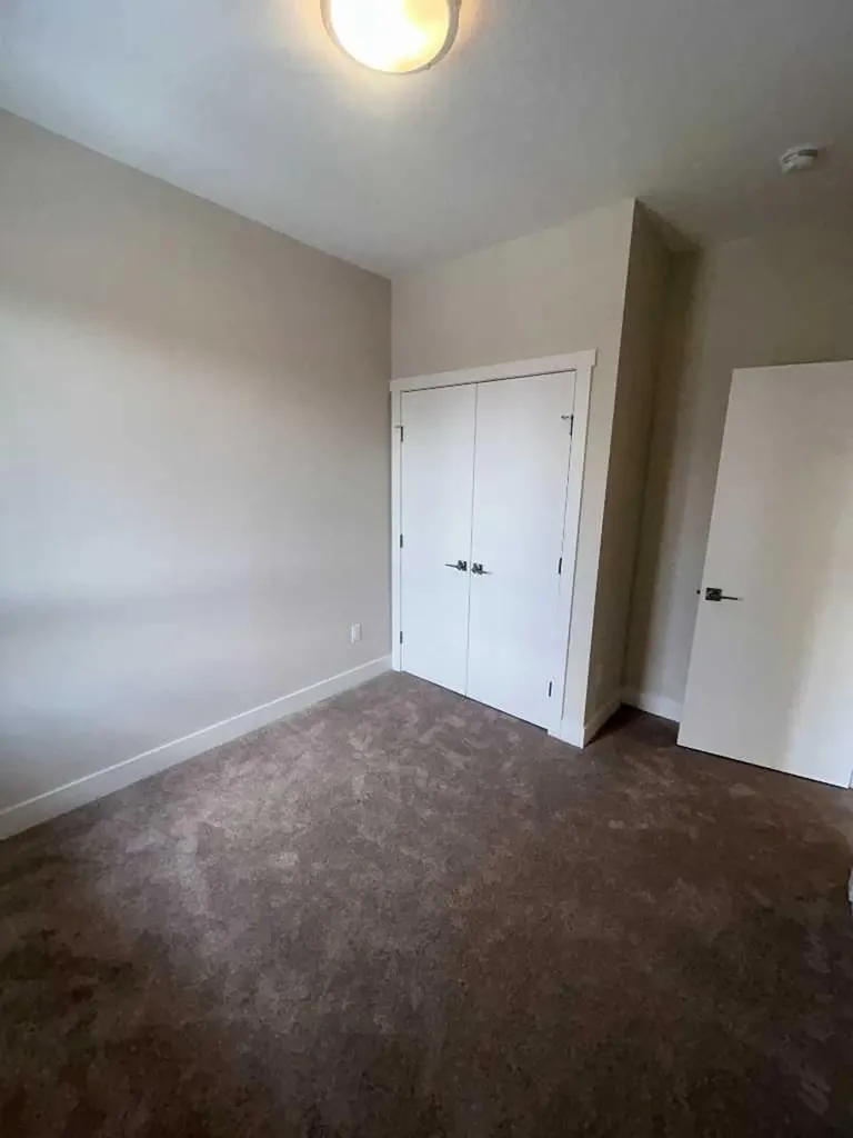 129 32 Avenue NE Calgary AB t2e2g6