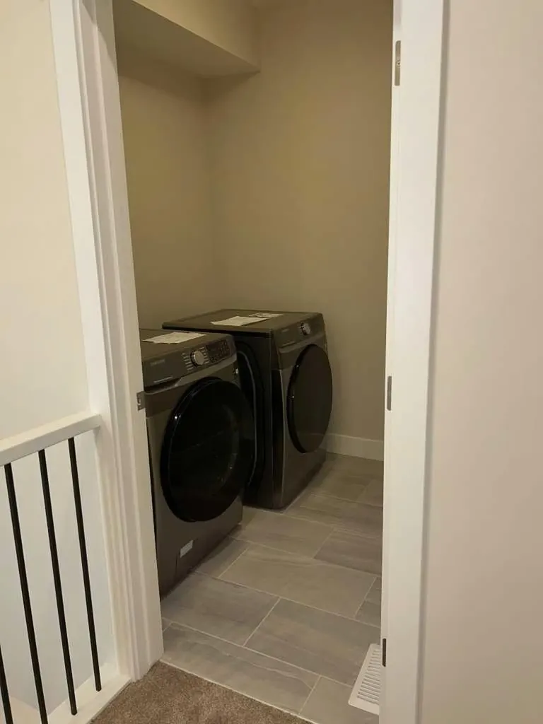 129 32 Avenue NE Calgary AB t2e2g6
