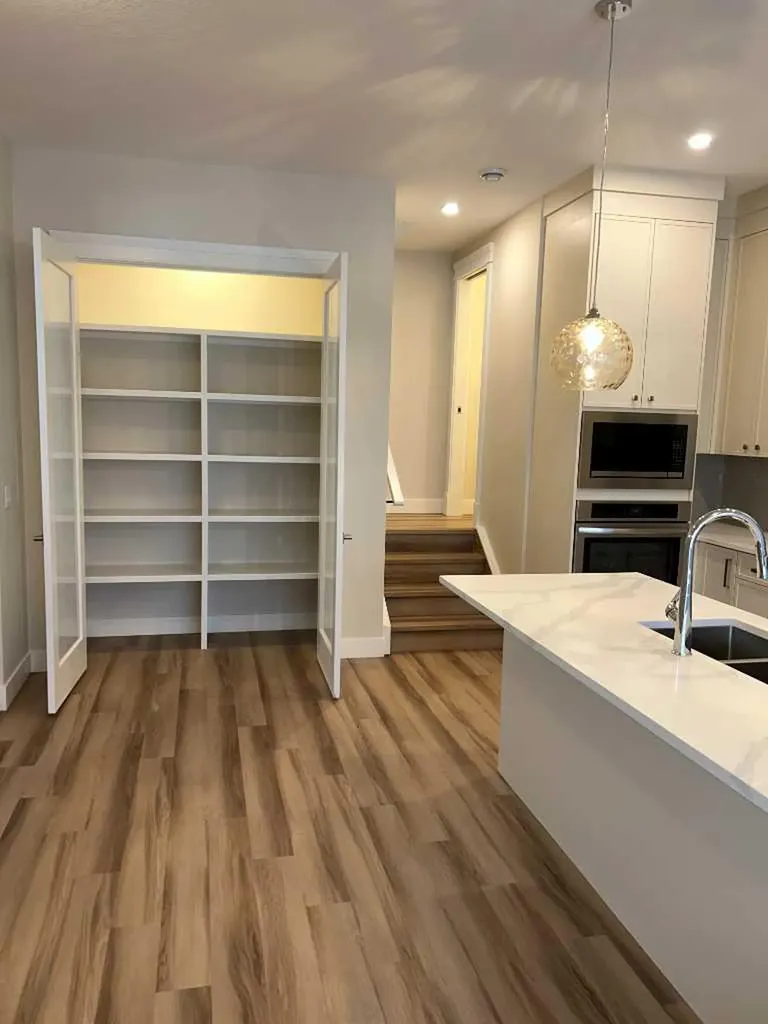 129 32 Avenue NE Calgary AB t2e2g6