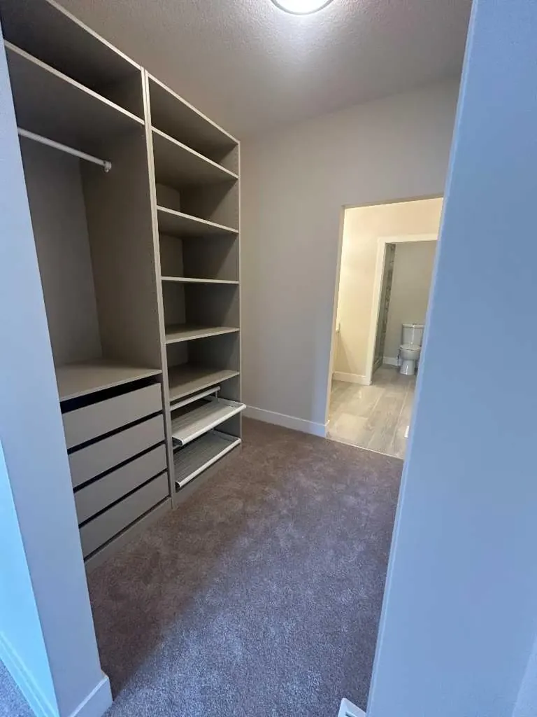 129 32 Avenue NE Calgary AB t2e2g6
