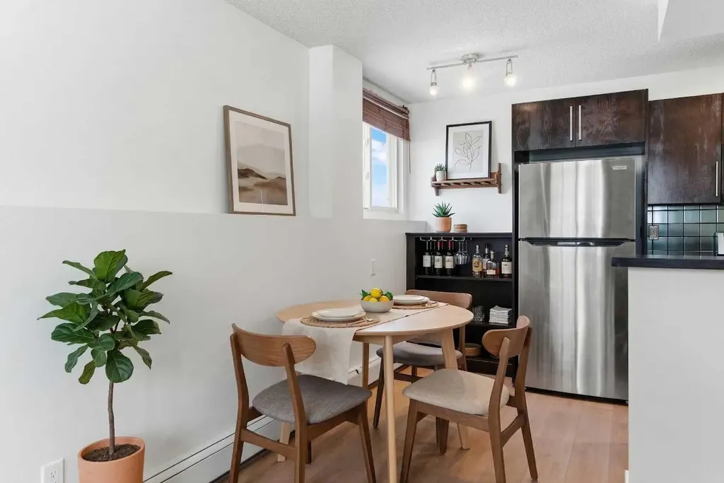 2220 16a Street SW Calgary AB T2T4K3