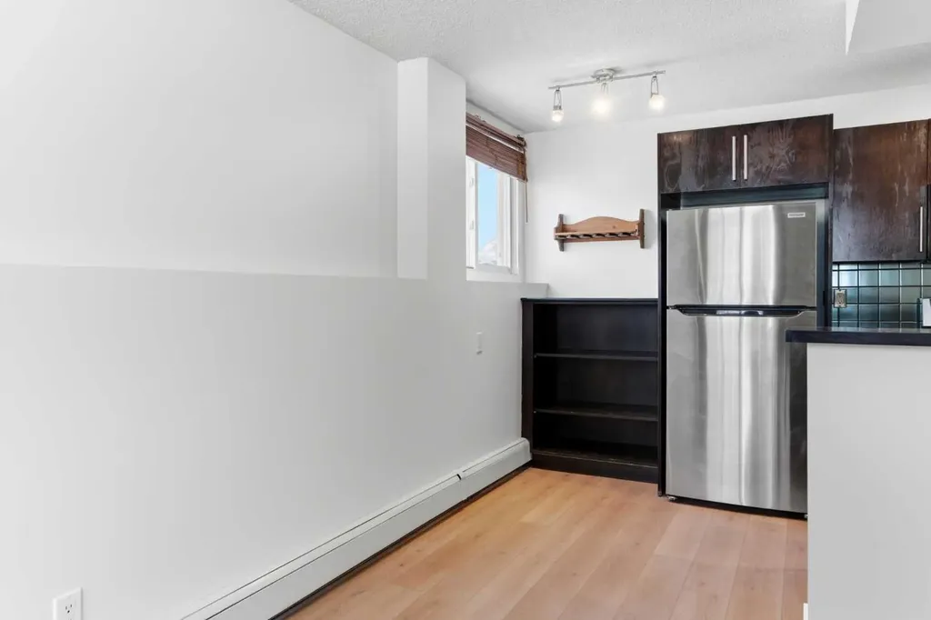 2220 16a Street SW Calgary AB T2T4K3