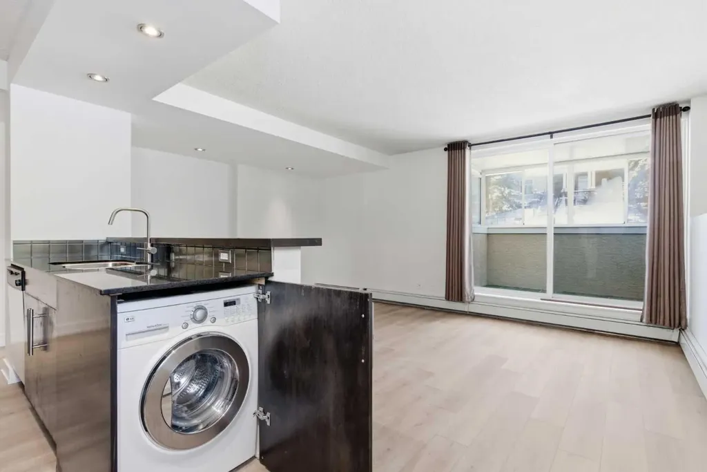 2220 16a Street SW Calgary AB T2T4K3