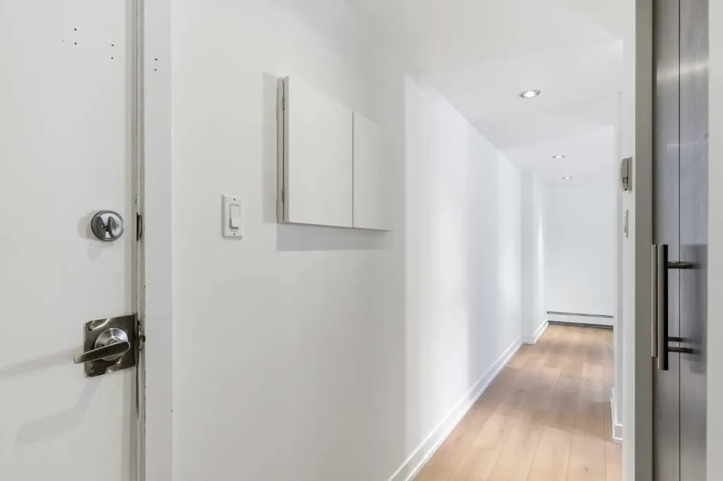 2220 16a Street SW Calgary AB T2T4K3
