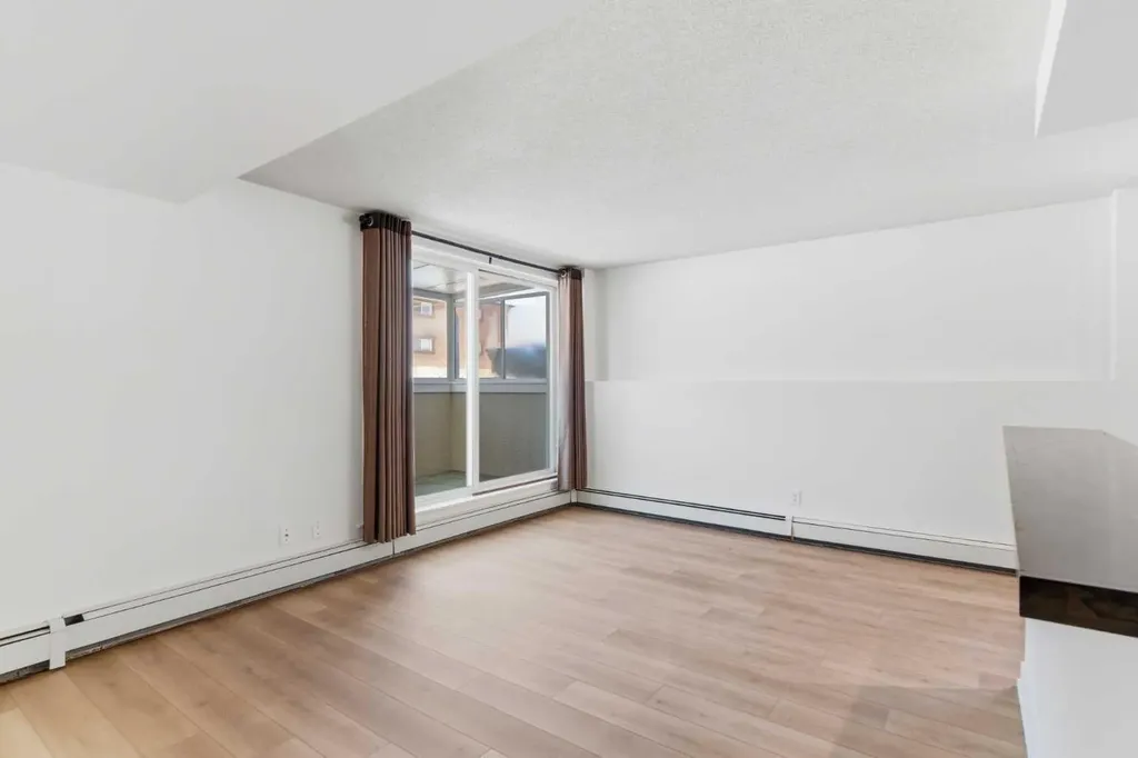 2220 16a Street SW Calgary AB T2T4K3