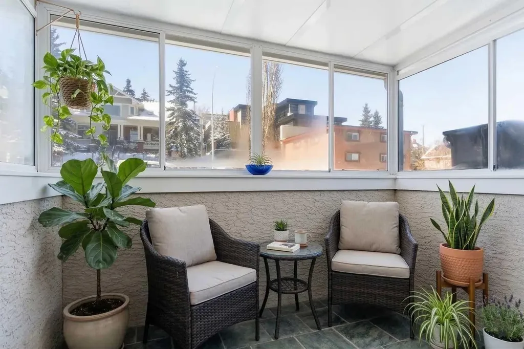 2220 16a Street SW Calgary AB T2T4K3