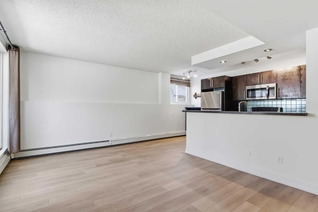 2220 16a Street SW Calgary AB T2T4K3